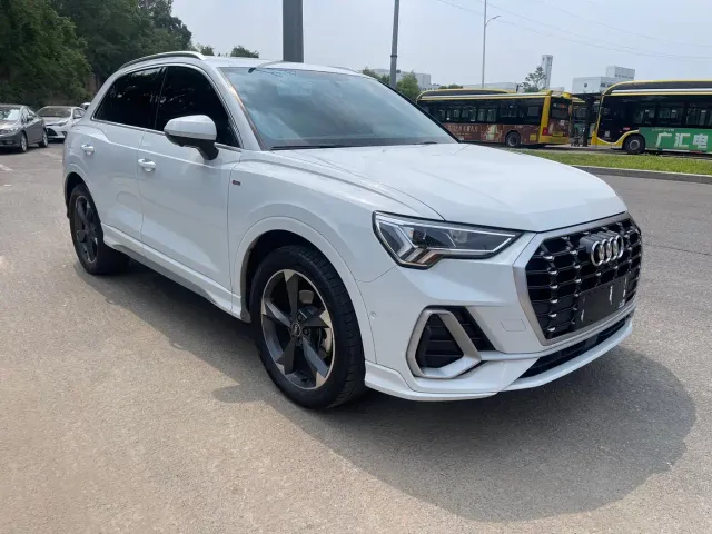 Audi Q3 — Фото автомобиля 3