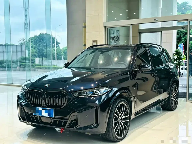 Фотография автомобиля — BMW X5