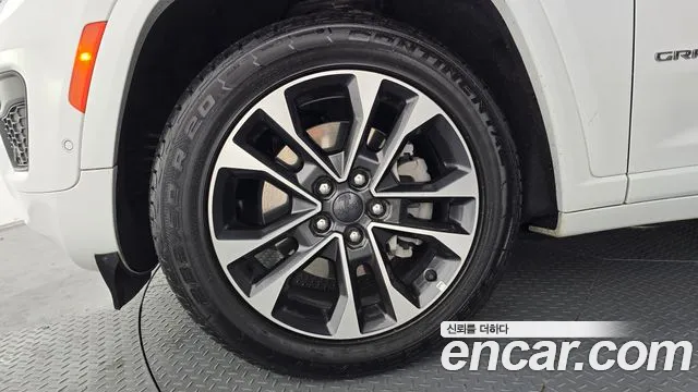 Jeep Cherokee Grand Cherokee(WL) 3.6 Overland — Фото автомобиля 5