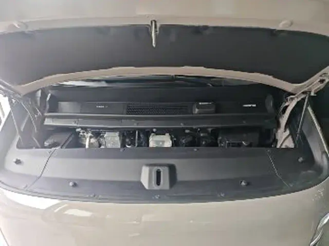 Li Auto MEGA — Фото автомобиля 19