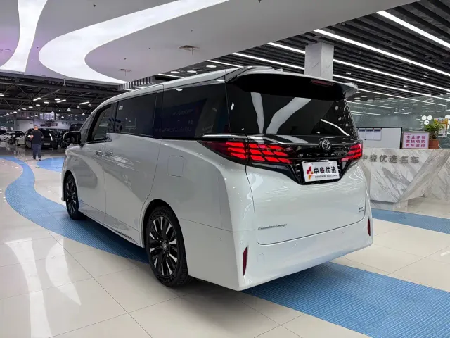 Toyota Alphard — Фото автомобиля 3