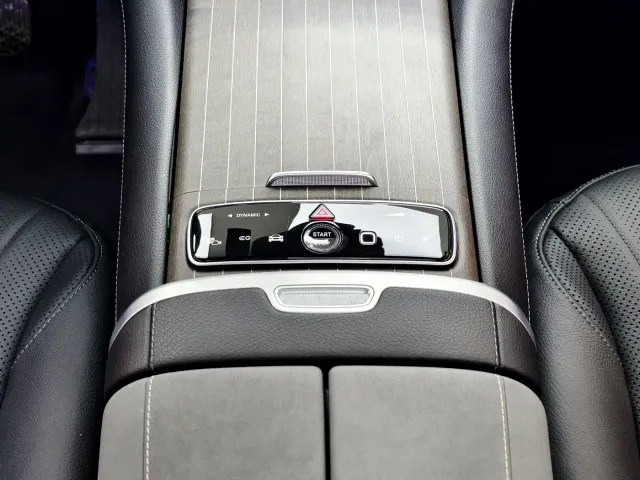 Mercedes-Benz EQS SUV — Фото автомобиля 13