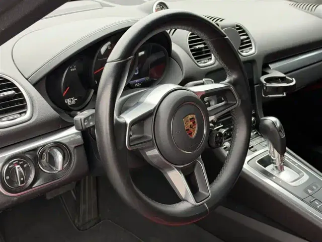 Porsche 718 — Фото автомобиля 8