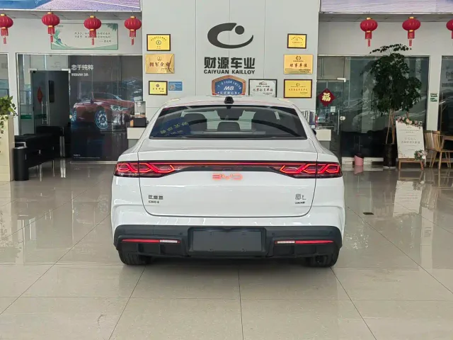 BYD Qin L — Фото автомобиля 5