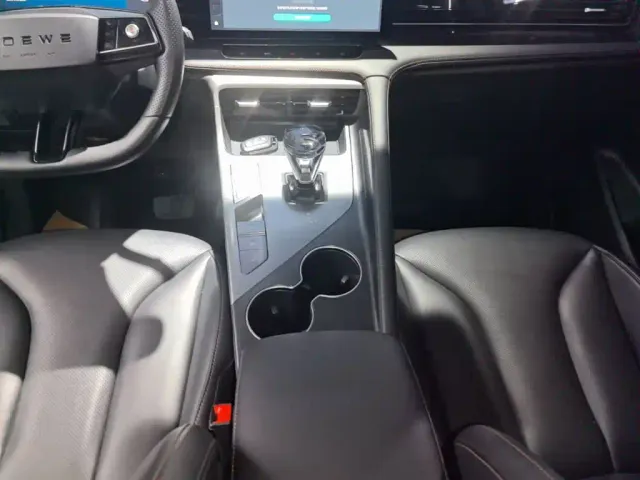 Roewe RX5 — Фото автомобиля 13