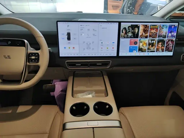 Li Auto MEGA — Фото автомобиля 12