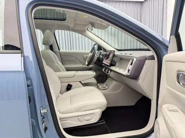 Leapmotor B10 — Фото автомобиля 16