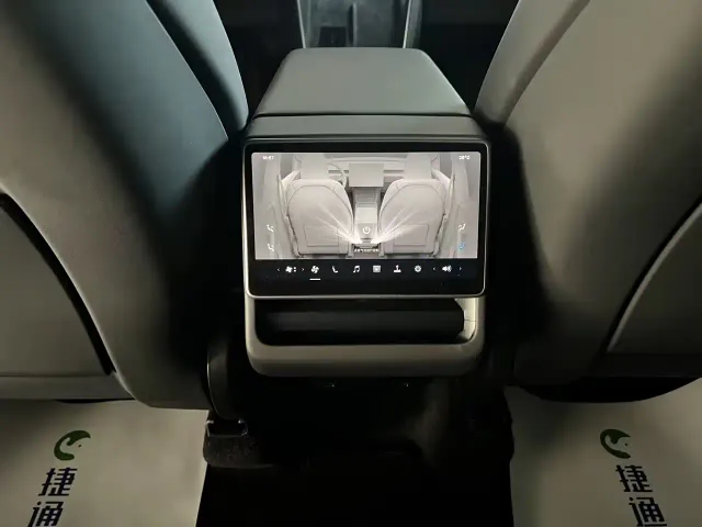Tesla Model Y — Фото автомобиля 19