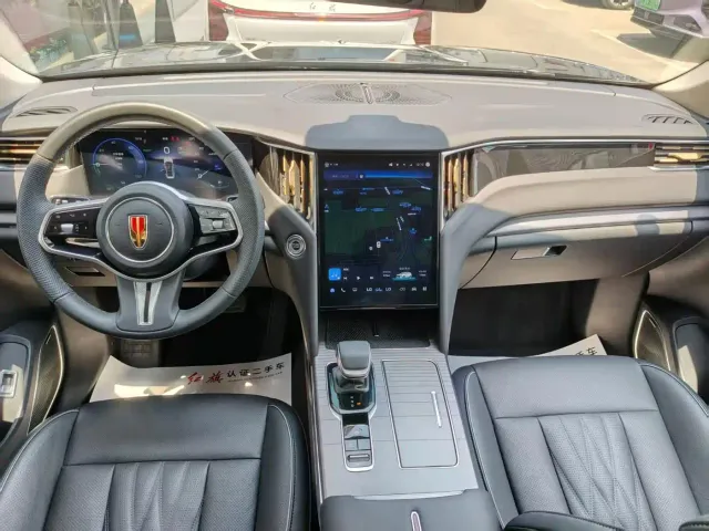Hongqi HS7 PHEV — Фото автомобиля 4
