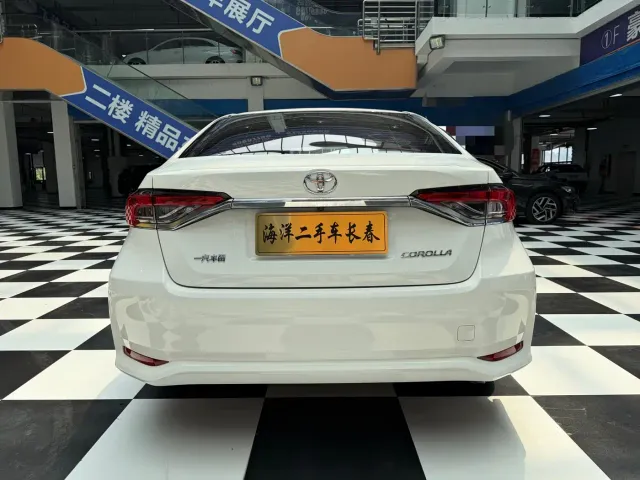 Toyota Corolla — Фото автомобиля 5