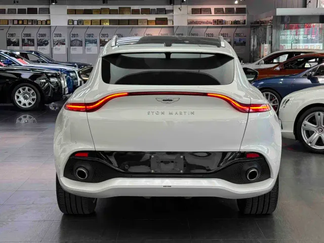 Aston Martin DBX — Фото автомобиля 5