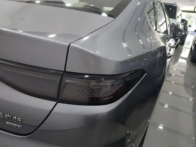 BYD Seal 05 DM-i — Фото автомобиля 7