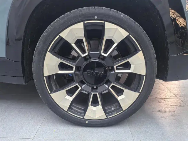 BMW XM — Фото автомобиля 18