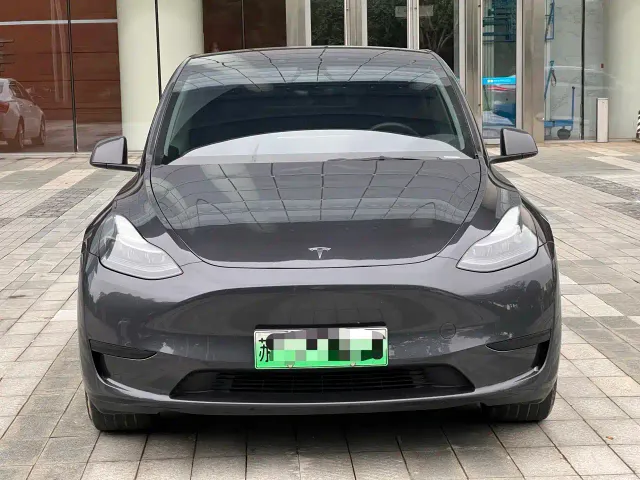 Фотография автомобиля — Tesla Model Y