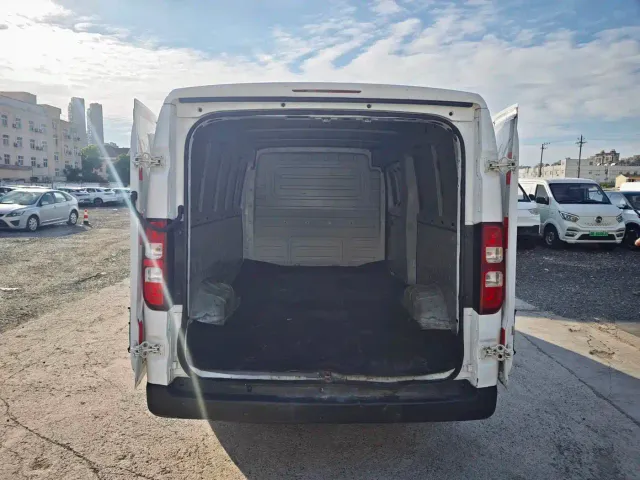 Wuling Yangguang — Фото автомобиля 11