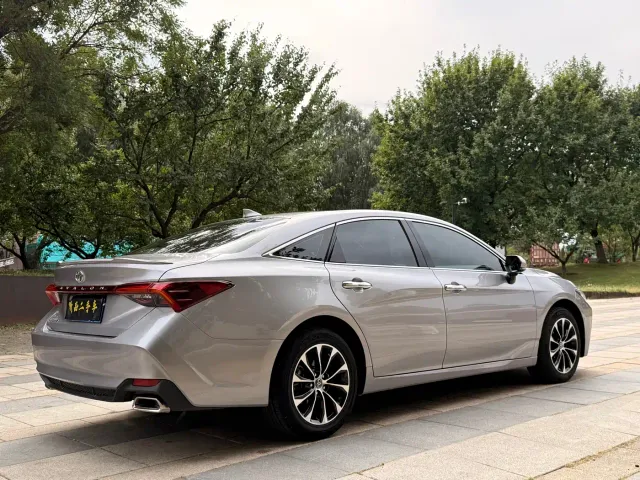Toyota Avalon — Фото автомобиля 6