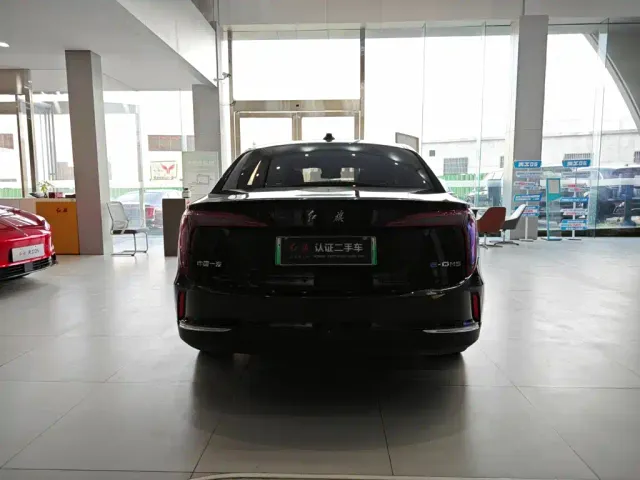 Hongqi E-QM5 — Фото автомобиля 14