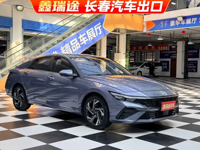 Hyundai Elantra — Фото автомобиля 3