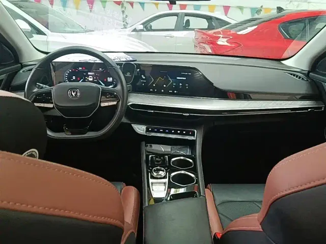 Changan Eado — Фото автомобиля 9