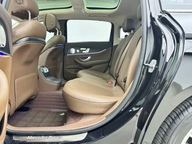 Mercedes-Benz E-Class — Фото автомобиля 14