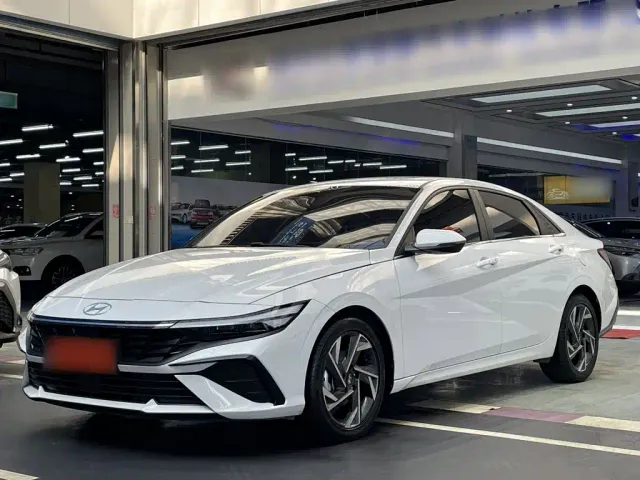 Фотография автомобиля — Hyundai Elantra