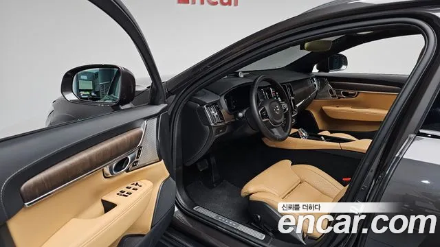 Volvo V90 — Фото автомобиля 15