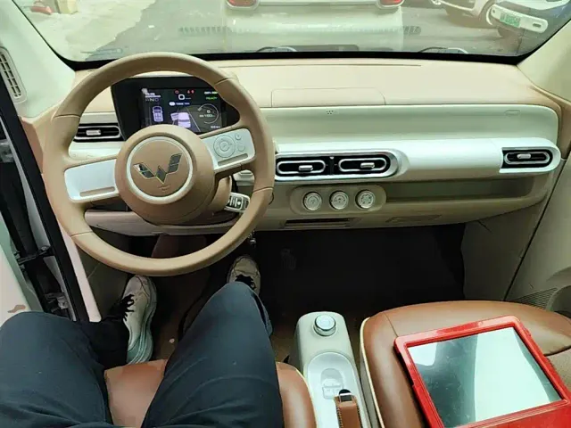 Wuling Hongguang Mini EV — Фото автомобиля 9