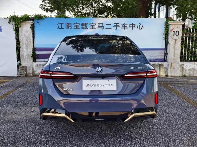 BMW i5 — Фото автомобиля 5