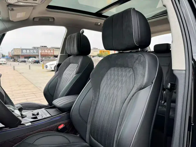 Hongqi HS5 — Фото автомобиля 13