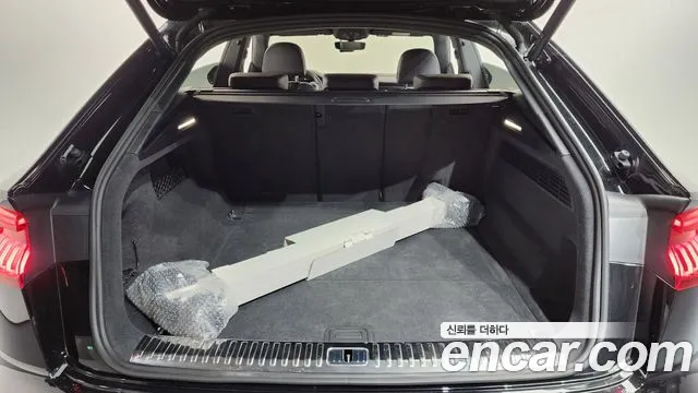 Audi Q8 — Фото автомобиля 20