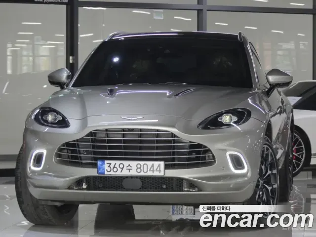 Фотография автомобиля — Astonmartin DBX