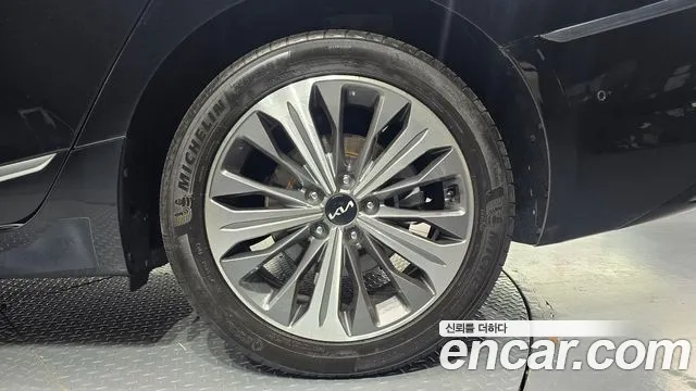 Kia K8 Hybrid — Фото автомобиля 6