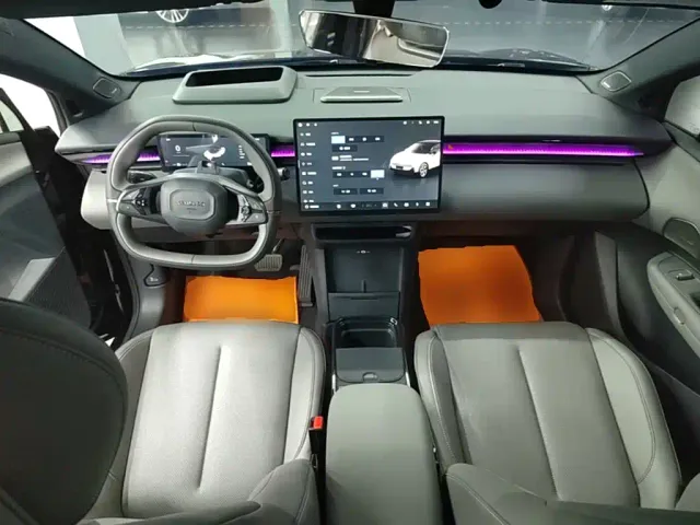 Lynk & Co Z20 — Фото автомобиля 9