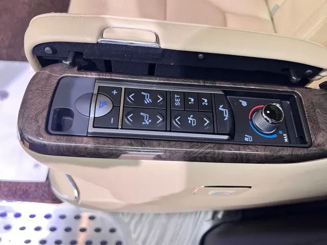 Toyota Vellfire — Фото автомобиля 14
