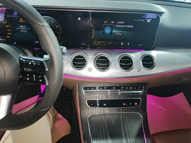 Mercedes-Benz E-Class — Фото автомобиля 12