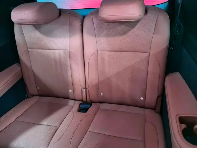 Li Auto L9 — Фото автомобиля 14
