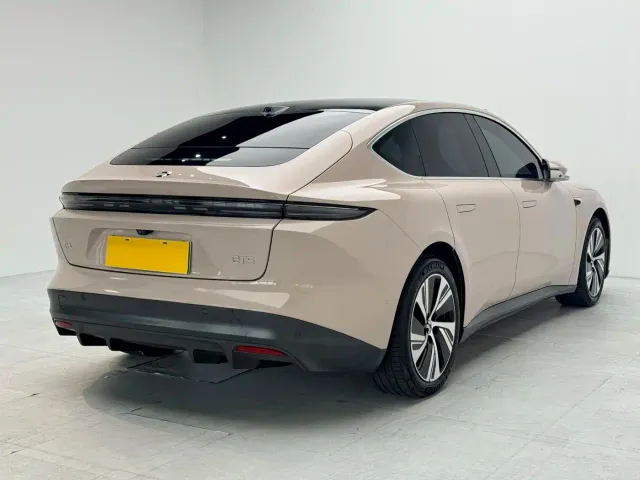 Nio ET5 — Фото автомобиля 4