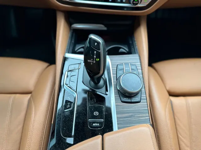 BMW 6 Series Gran Turismo — Фото автомобиля 14