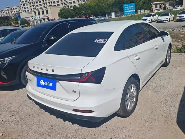 Roewe i5 — Фото автомобиля 3