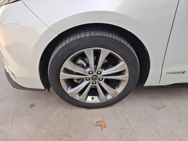 Toyota Sienna — Фото автомобиля 22