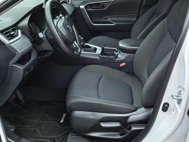 Toyota RAV4 — Фото автомобиля 6