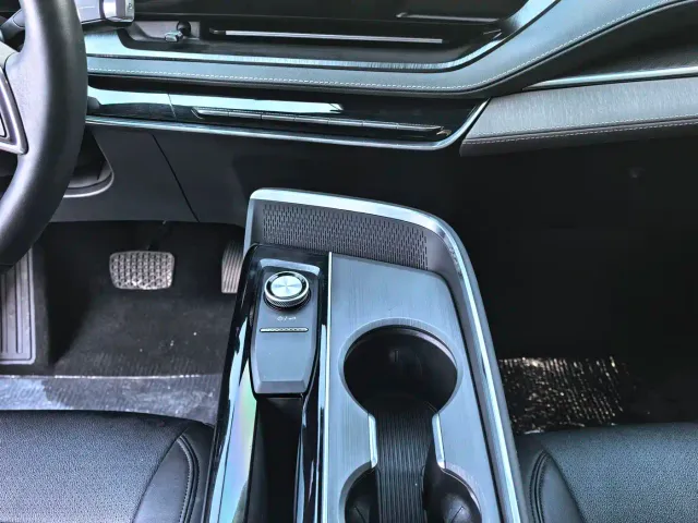 Buick E5 — Фото автомобиля 10