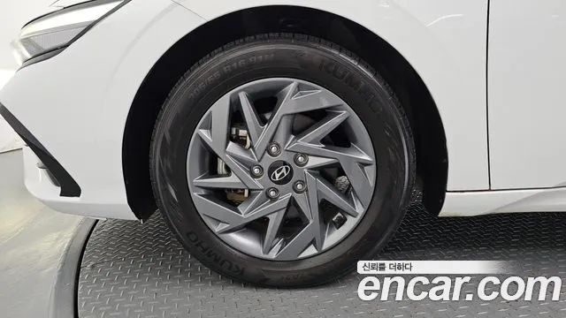 Hyundai Avante — Фото автомобиля 5