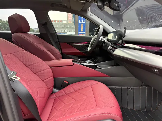 BMW 5 Series — Фото автомобиля 12