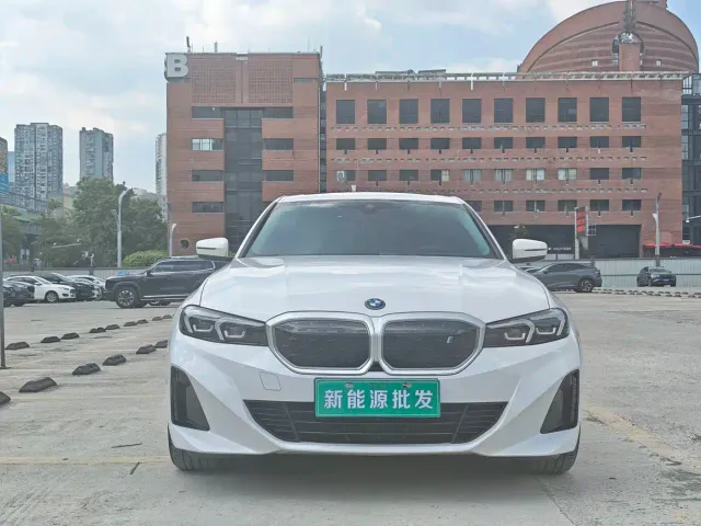 BMW i3 — Фото автомобиля 2