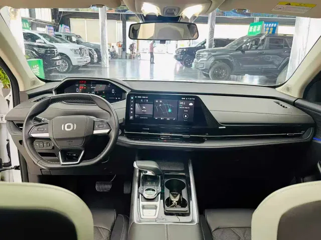 Changan Qiyuan Q05 — Фото автомобиля 8