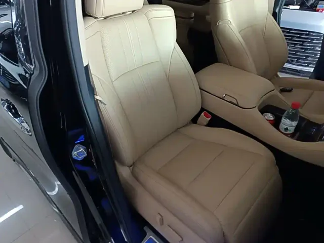 Toyota Alphard — Фото автомобиля 24