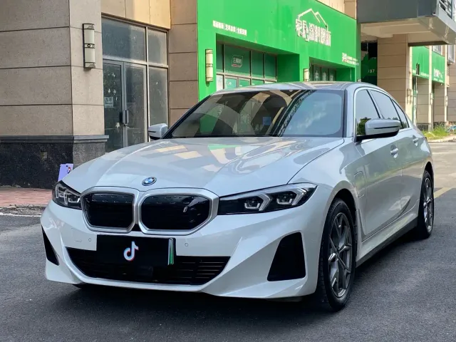 BMW i3 — Фото автомобиля 2