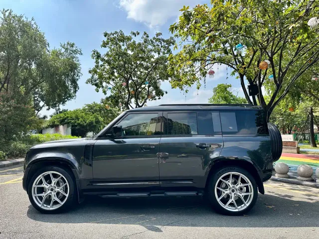 Land Rover Defender — Фото автомобиля 9