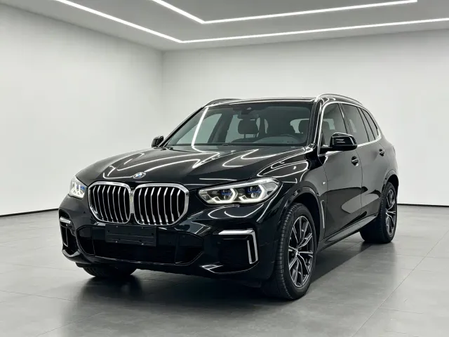 Фотография автомобиля — BMW X5